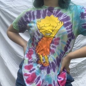 Lisa Simpson tie-dye graphic tee